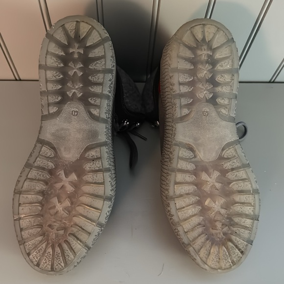 Shearling Lined Boot - Picture 6 of 7